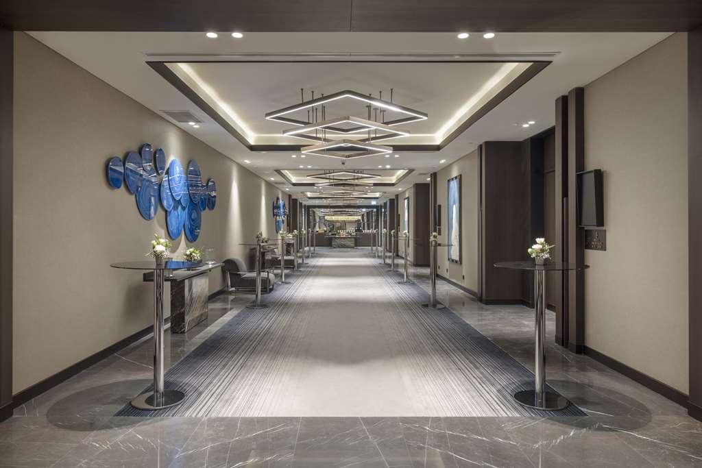 ホテル Doubletree By Hilton シャンルウルファ 設備 写真