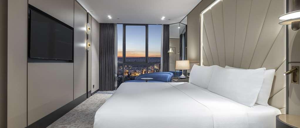 ホテル Doubletree By Hilton シャンルウルファ 部屋 写真