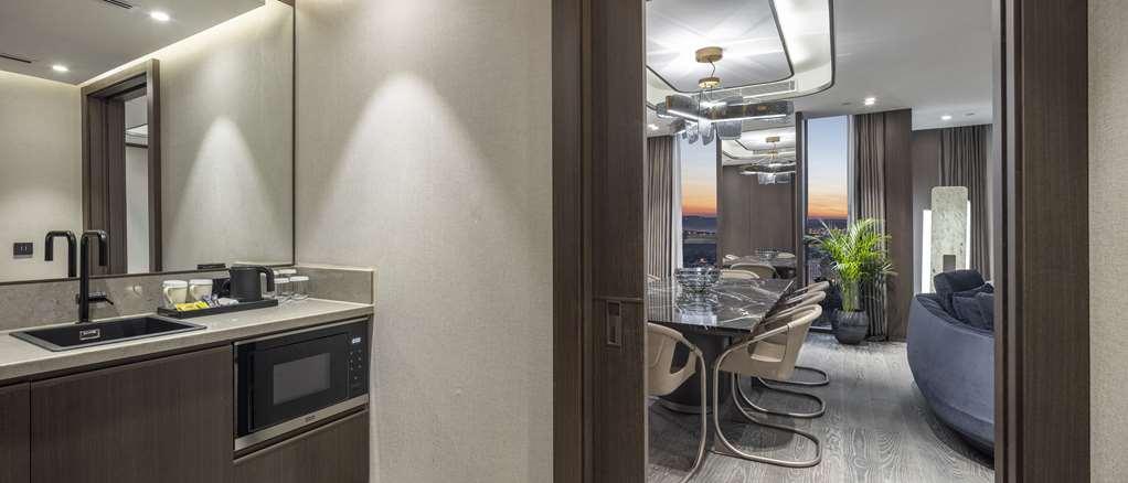 ホテル Doubletree By Hilton シャンルウルファ 部屋 写真