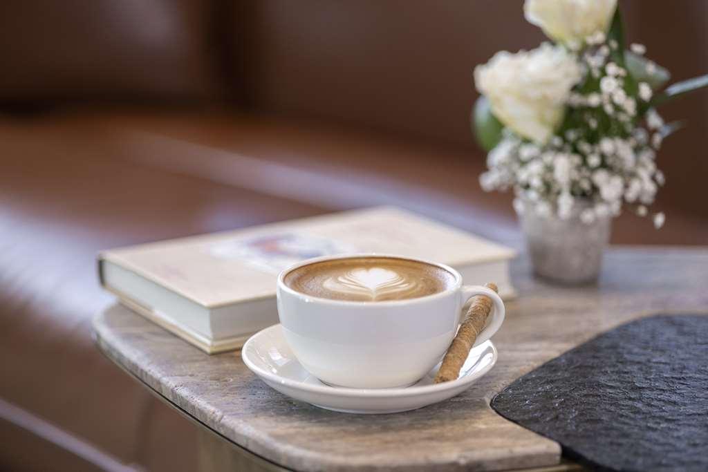 ホテル Doubletree By Hilton シャンルウルファ レストラン 写真