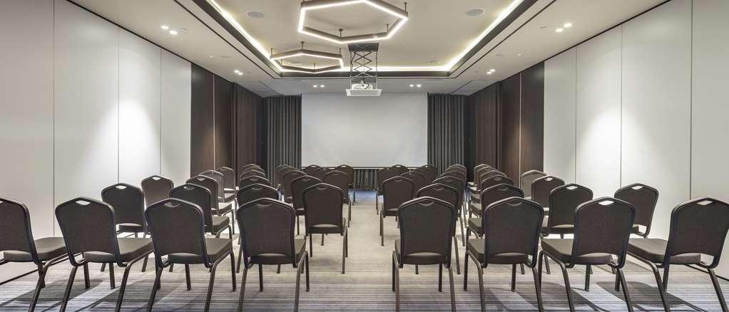 ホテル Doubletree By Hilton シャンルウルファ 設備 写真
