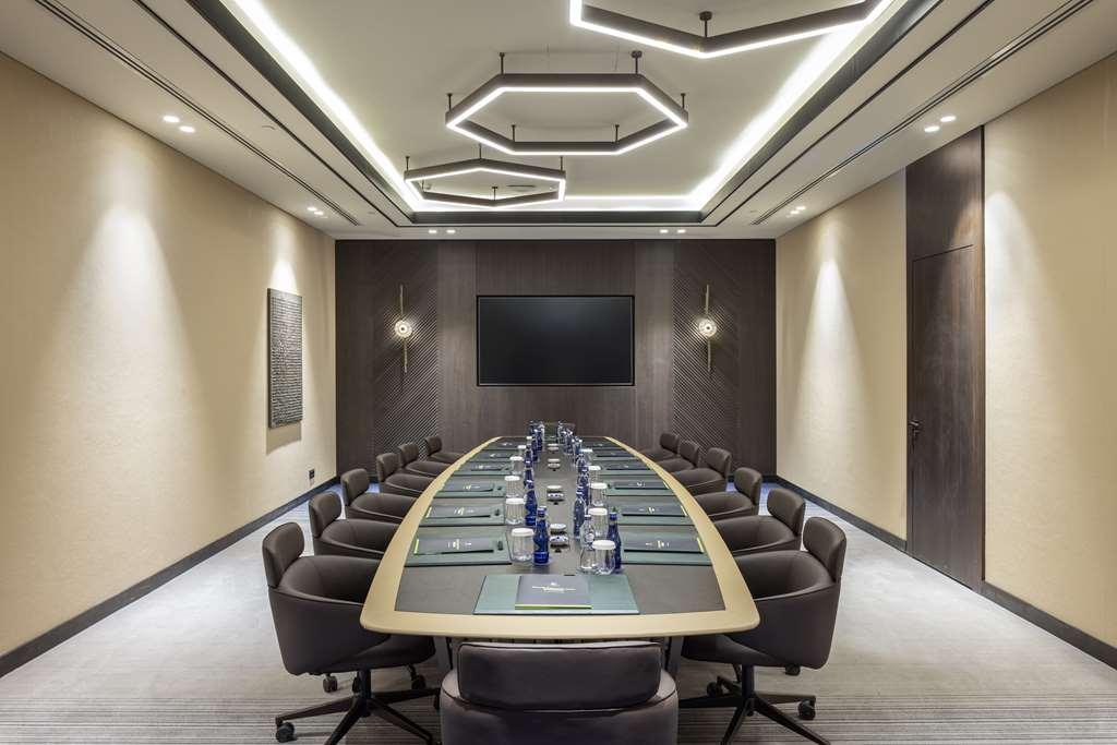 ホテル Doubletree By Hilton シャンルウルファ 設備 写真