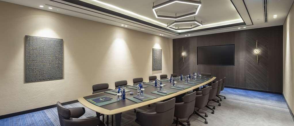 ホテル Doubletree By Hilton シャンルウルファ 設備 写真